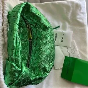 ショルダーバッグ・ポシェット Bottega Veneta Green Mini Jodie Bag Bottega Veneta Jodie Top Handle Bag Mini Intreccio Green in